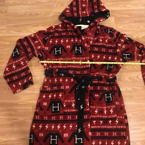 Harry Potter Robe Kids L/XL Hooded Fleece Red & Black Pockets Belted Sleepwear - Picture 10 of 10